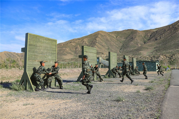 武警新疆总队:心理行为训练为新兵注入"心"活力